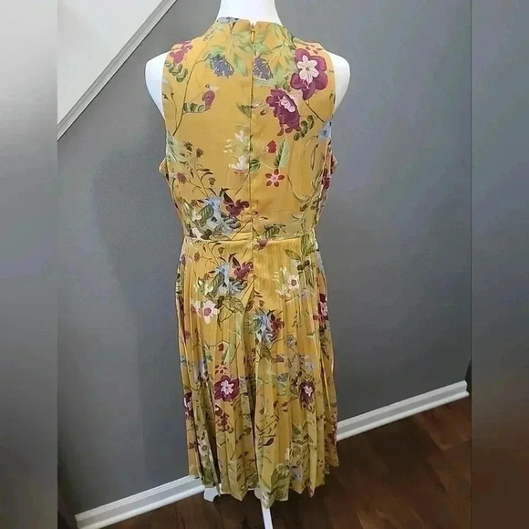 Taylor Floral Yellow/Gold Accordion Pleat Midi Maxi Dress Size 10 Sleeveless - Picture 4 of 6
